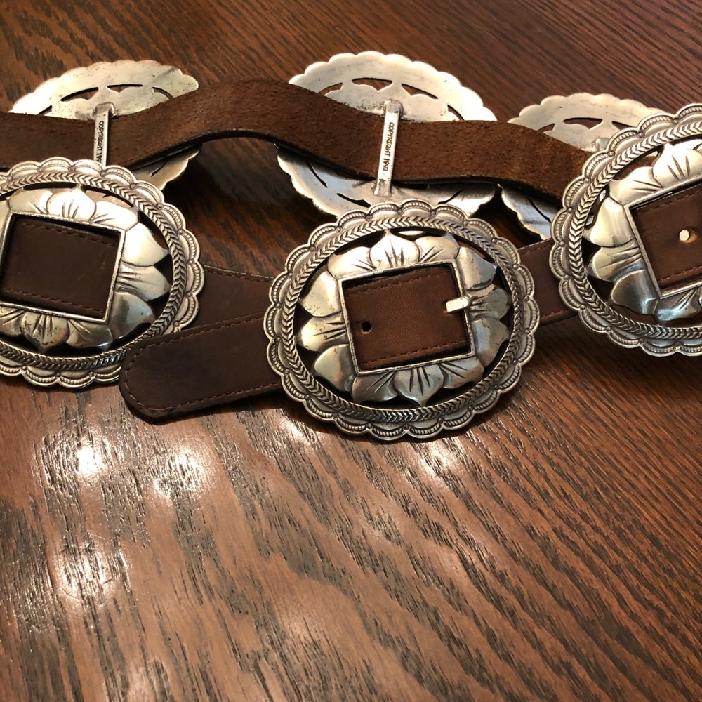 BRIGHTON Western Womens Brn leather belt w Conchos